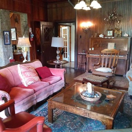 Laughing Heart Lodge Hot Springs Exterior foto