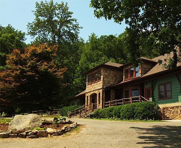 Laughing Heart Lodge Hot Springs Exterior foto